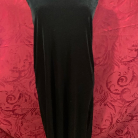 Black Velvet Maxi Skirt - Picture 3 of 5